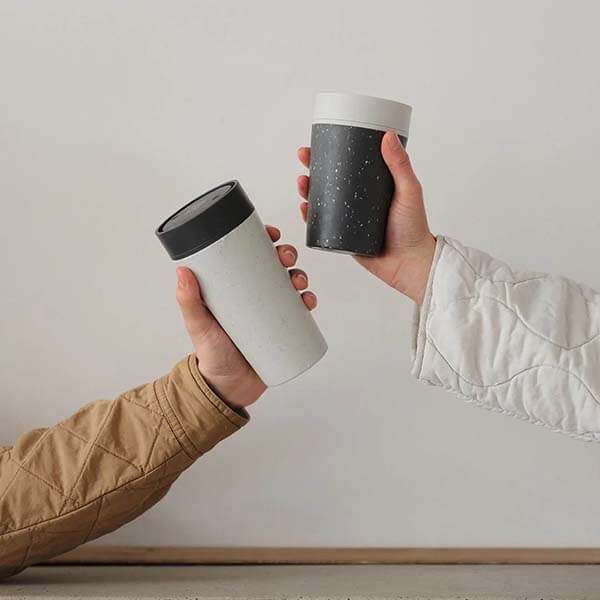 gerecyclede koffiebekers als circulair kerstpakket